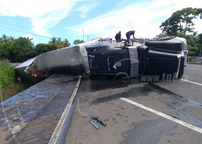 furgon-vuelco-leon-1 nicaragua