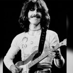 Una guitarra y lentes de George Harrison salen a subasta reino unido