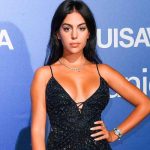 Georgina Rodríguez posa en redes cubierta sólo con un bolso (FOTO) espana