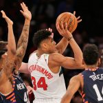 Con 24 de Antetokounmpo, Bucks doblegan a 76ers