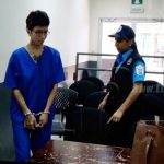 Procesan a mujer que roció ácido a sacerdote en Managua nicaragua