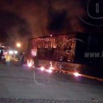 Encapuchados incendian container policial en Granada nicaragua