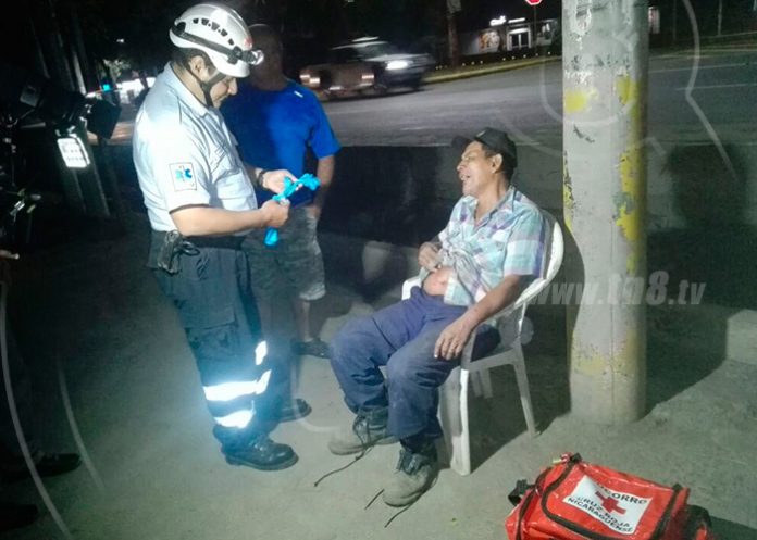 delincuentes agreden a a guarda de seguridad