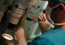 Médico inseminó con su esperma a sus pacientes: 49 fueron madres holanda