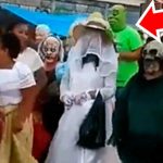 Hombre disfrazado de Shrek sufre tremenda caída en plena calle hombre