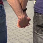 Pareja homosexual agredida en centro comercial de Colombia colombia