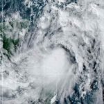 Huracán Zeta llega a zona turística en Yucatán mexico