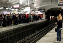 Colapso de transporte en París por reforma de pensiones francia