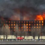 Rusia: Incendio en antigua fábrica de San Petersburgo deja un muerto rusia