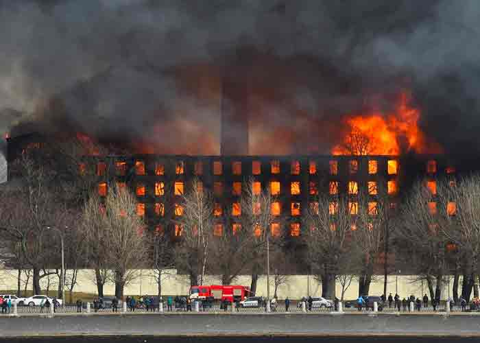 incendio-fabrica-_YPQ26Wd rusia