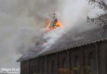 Holanda: Voraz incendio consume una iglesia de 1877 en un pueblo