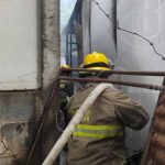 Voraces llamas consumieron una vivienda en el barrio Jonathan González nicaragua
