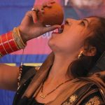 Orín de vaca, la «cura milagrosa» contra el coronavirus en la India india