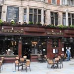 Inglaterra cerrará bares y restaurantes para frenar incremento de contagios inglaterra