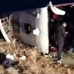 Al menos 20 muertos tras volcarse un autobús en Irán varios muertos