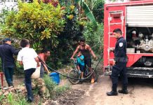 Jalapa: Bomberos brindan atención con el vital líquido a familias de la comunidad El Coyol nicaragua