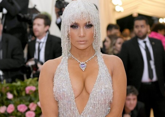 jlo_JsUTKNJ hermanas kardashian