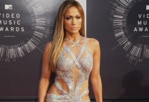 El mini vestido transparente de JLo que alborota a sus seguidores jennifer lopez