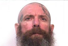 En la prisión un convicto mató a golpes a 2 abusadores de menores jonathan watson