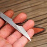 Se degüella en pleno juicio un padre que abusó sexualmente de su hija padre de familia