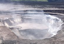 Se hunden los bordes y las paredes del cráter del Volcán Kilauea hawai