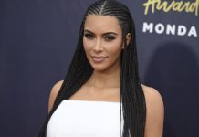 Como un ángel, Kim Kardashian eleva la temperatura en Semana Santa foto