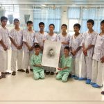 Niños rescatados de cueva en Tailandia saldrán del hospital tailandia