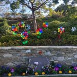 Fanáticos de Kobe Bryant le rinden tributo en una tumba falsa estados unidos