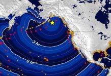 Vecinos de una ciudad en Alaska evacuan tras la alerta de tsunami (VIDEO)