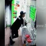 Video: Delincuente roba descaradamente en farmacia de Tipitapa nicaragua