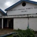 Efecto Iota: Lagarto aparece en el Complejo Judicial de Bilwi (VIDEO) nicaragua