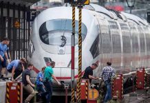 Hombre que lanzó a niño a las vías de un tren era buscado en Suiza alemania