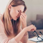 ¿Qué efectos negativos provocan en nuestros ojos el uso de pantallas? efectos negativos