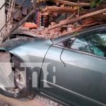 Mujer que conducía un vehículo se estrella contra una vivienda en León nicaragua, león , carro, pérdidas materiales, familia,