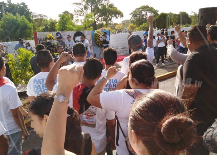 leonel-rugama-homenaje-02 nicaragua