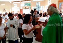 Cardenal Brenes bendice a nuevos lectores en la parroquia San Juan Bautista cardenal