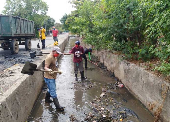 limpieza-cauce-tipitapa-12 nicaragua