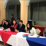 Un adolescente «curioso» se introduce un cable USB en el pene (FOTO) china