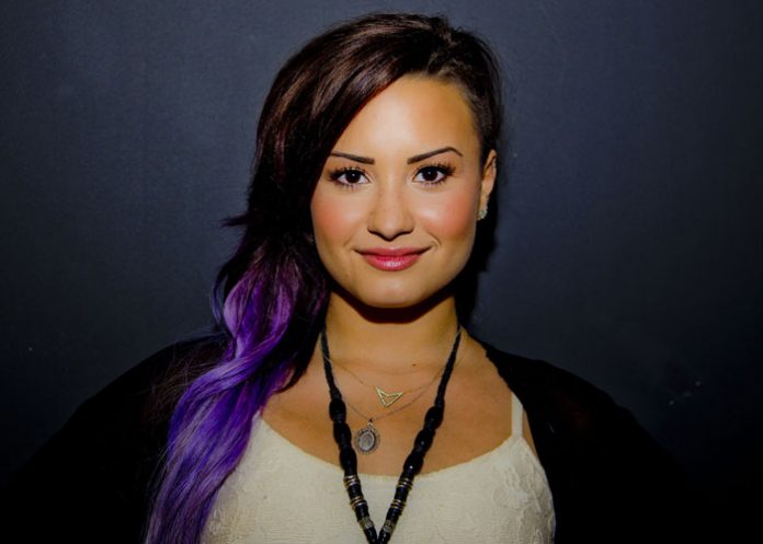 lovato-_2LcB6p6 estados unidos