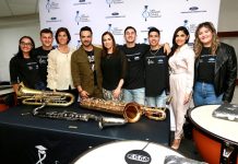 Luis Fonsi entrega instrumentos musicales a escuelas de Puerto Rico puerto rico