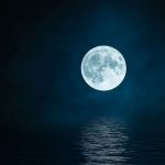 La última «luna azul» de la década ilumina la Tierra luna azul