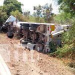 Vuelco de cisterna provoca accidente en la carretera de Masaya hacia Nindirí masaya