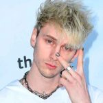 Machine Gun Kelly lanzará su propia línea de pinturas de uña machine gun kelly