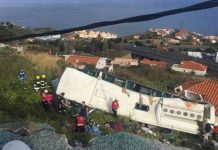 28 personas mueren al volcar un autobús en Madeira portugal