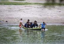 Madre migrante y su hijo mueren ahogados al intentar cruzar río Bravo estados unidos