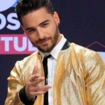 Maluma fuertemente criticado por llorar al recibir su avión privado maluma