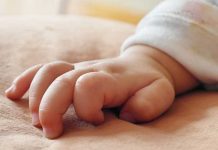 Lo condenan a 10 años por sacudir a una bebé de cinco meses y causarle daños cerebrales hombre