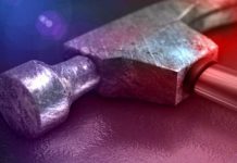 Condenado a 26 años de prisión por golpear con un martillo a mujer estados unidos