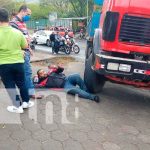 Motociclista se salva de morir bajo las llantas de camión en Matagalpa nicaragua