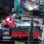 Insólito: Familias crean piscina improvisada en una volqueta en Medellín colombia